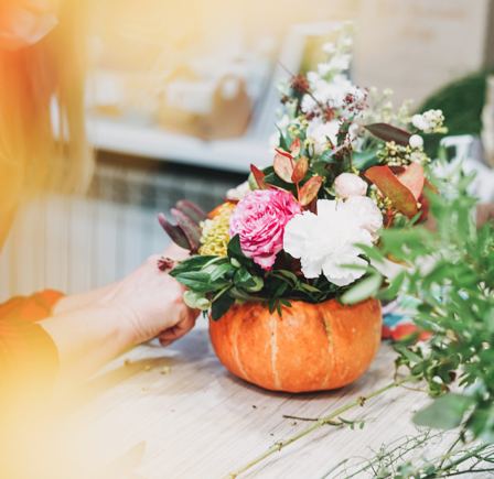 <strong>PUMPKIN FLOWER ARRANGING</strong>