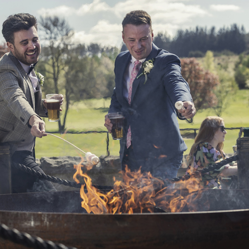 <p>OUTDOOR FIREPIT</p>